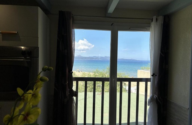 F2 apartments with panoramic sea views