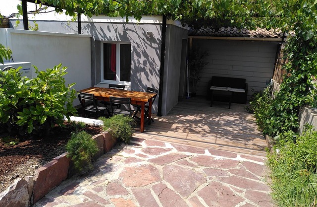 F2 Calme, Terrace, Climatisation