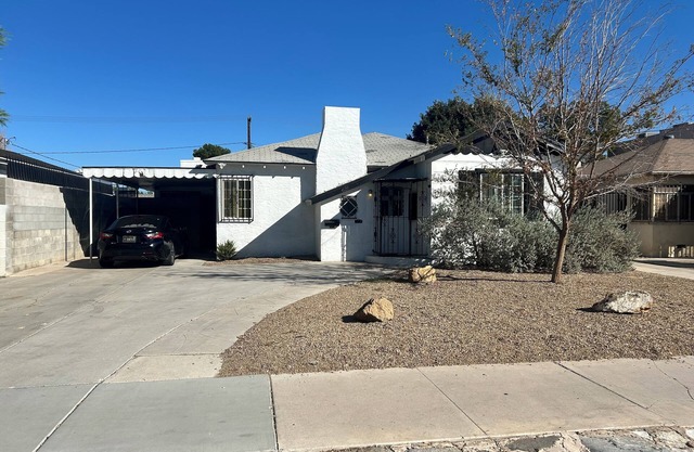 Fabulous 4-bedroom house with 1-bedroom guest house in Downtown Las Vegas