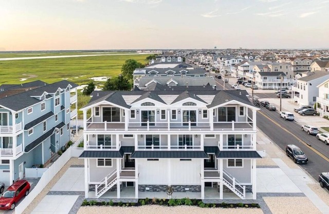 Fabulous Bay Views, Southend