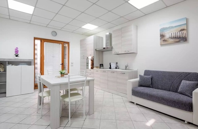 Fabulous downtown apartment with kitchen, bedroom and bathroom