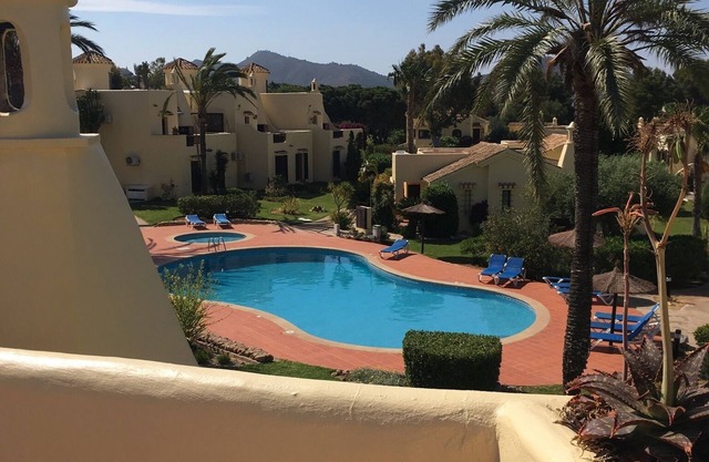 Fabulous El Rancho villa, great views, direct pool access, 3 sun terraces