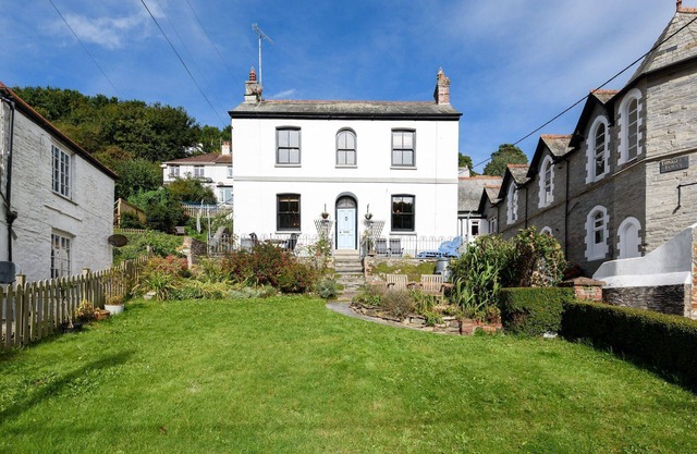 Fabulous family home with spacious garden and wifi