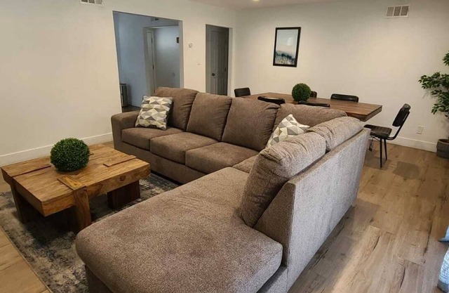 Fabulous Luxurious Home in a Great Location