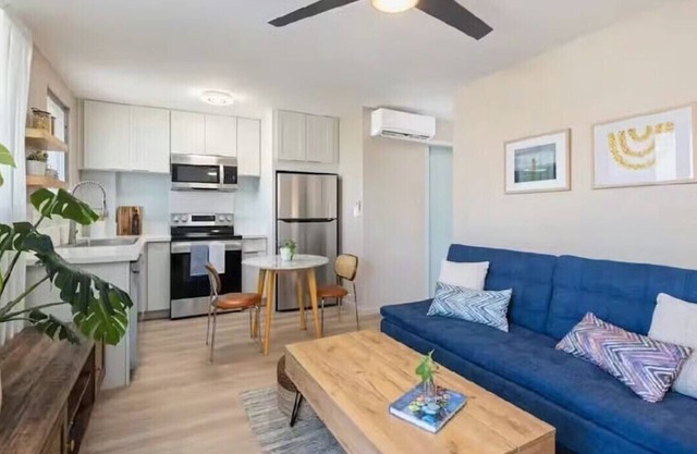 Fabulous Renovated Honolulu Loft with A/C