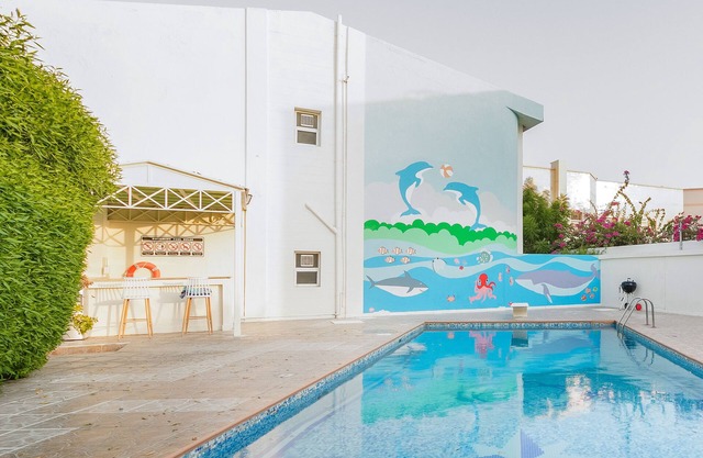 Fabulous villa w/swimming pool, billiards table, garden oasis