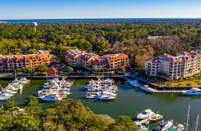 Fabulous Water & Shelter Cove Harbour Views