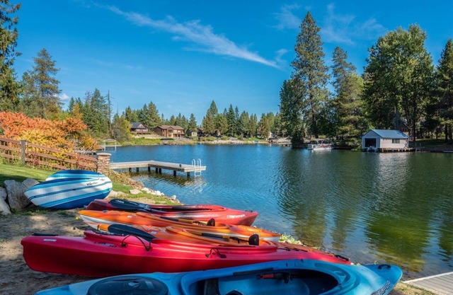 Fabulous Waterfront Home for Families and Friends, Pet Friendly