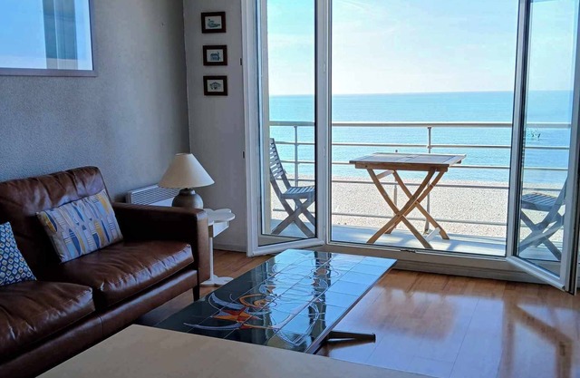 Face a la mer Corinne Pour 2 Avec Parking, Balcon, Ascenseur