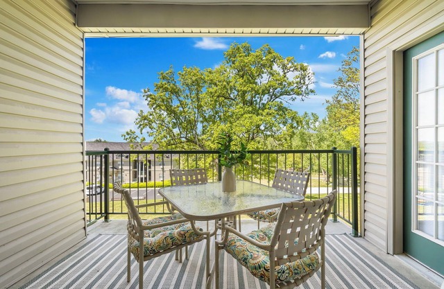 Fairview Escape | Holiday Hills Branson | Golf | Outdoor Pools