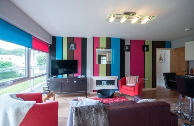 Fairwinds in Poole With 2 Bedrooms and 1 Bathrooms