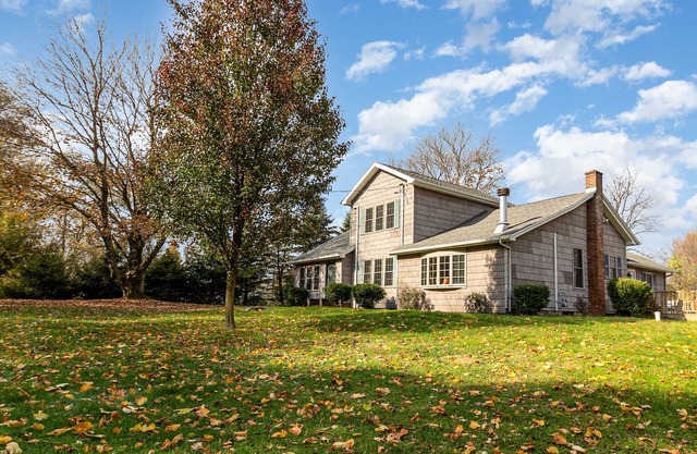 Fall color/holiday Historic 40 A Farm Llama encounters, chef service near Lake