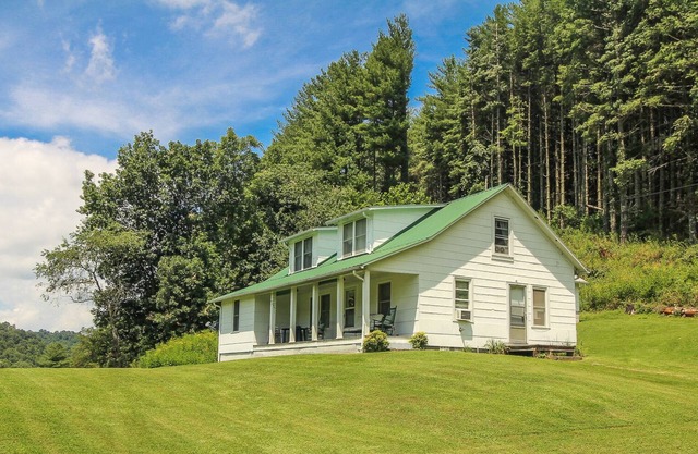 Fall Colors + Cozy Cabins = Your Perfect October Retreat @ Country Classic