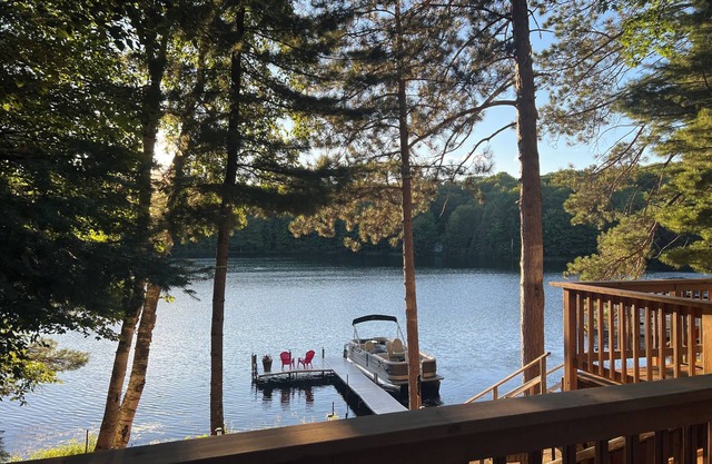 Fall Dates-Hot rates! 10 min N. of Minocqua~ Little Spider Lake