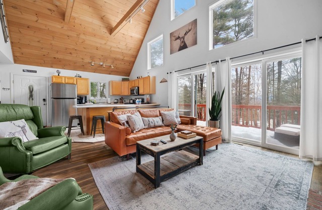 Fall Foliage - 5BR Conway Chalet Game Rm Fire Pit Grill