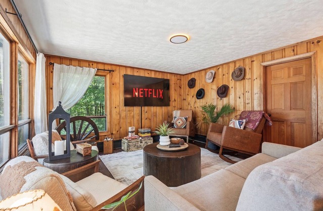 Fall Foliage to explore on the Wagner Ranch Land Huge Outdoor Spaces Pets Allowed Prime Hiking Location