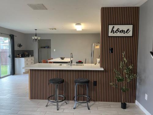 Fall Getaway- spacious, pet friendly & event ready