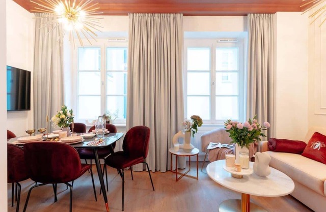 Fall in love with the beautiful Old Town of Warsaw