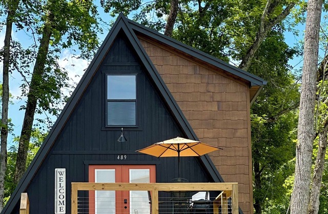 ✨🍂Fall in🧡 NEW A-Frame Cabin near Mammoth Cave National Park with lake views!
