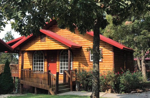 Fall lake days! Popular Grand Lake Dripping Springs cliffside lake view cabin