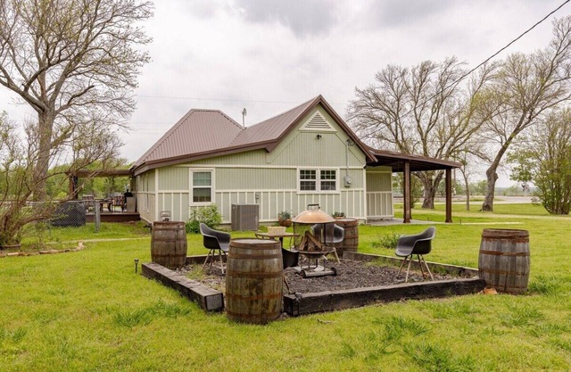 Fall Railway Station Stay- Sleeps 9