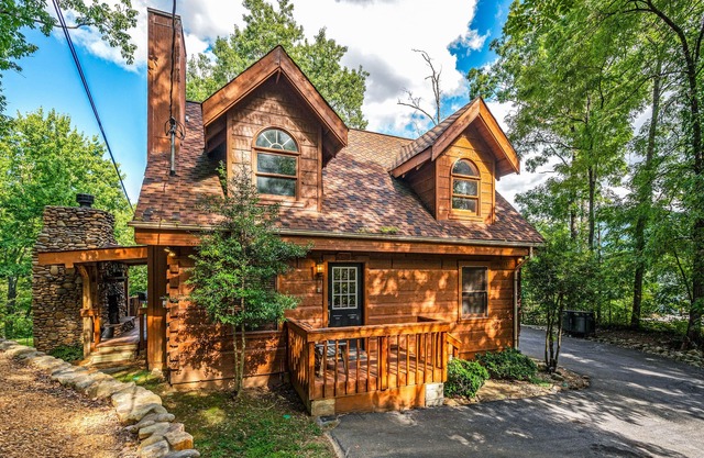 Fall Special! Mtn Views, Wood Fireplaces, Hot Tub, Pools, Pool Table, Pickleball