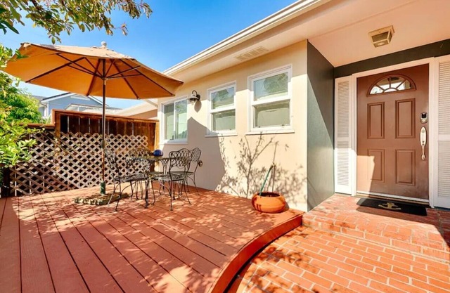 Fall Specials/Walk to Beach/Parking/Pet Friendly