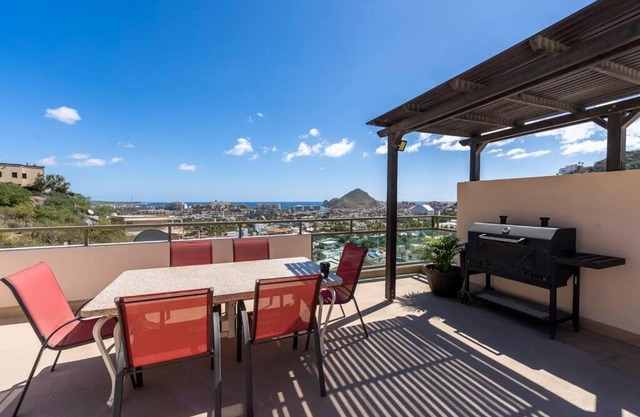 Familiar & Comfortable w/swimming pool & grills