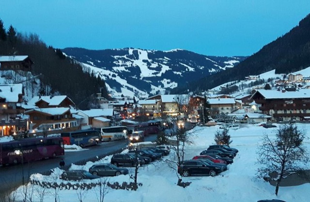 Familienappartement Talblick by Hermann Weiss