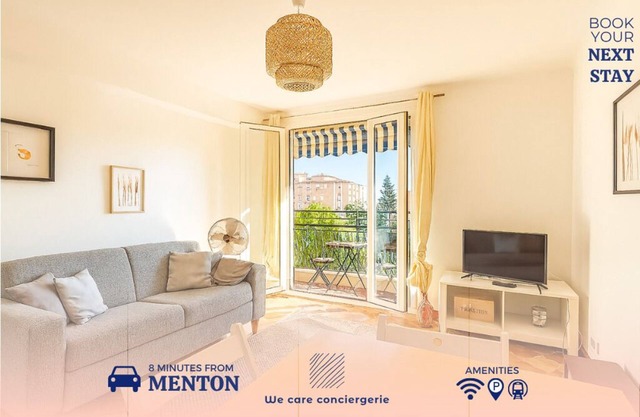 Family 2BR apt, sea view & parking