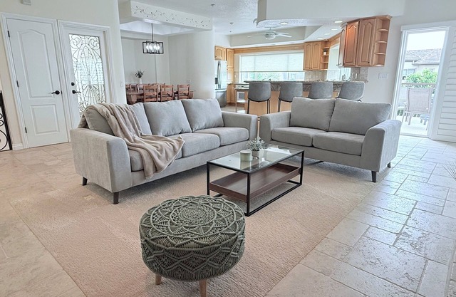 Family Beach House w ocean view & bonus office room