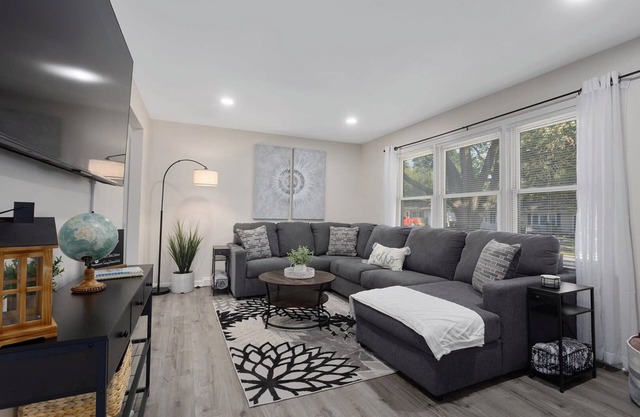 Family Favorite|Sleeps 7+King Beds|Walkable