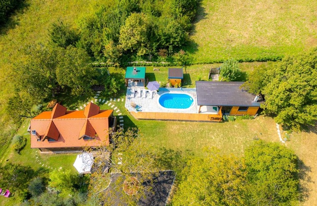 Family friendly house with a swimming pool Sveti Ivan Zelina, Prigorje (K-20657)