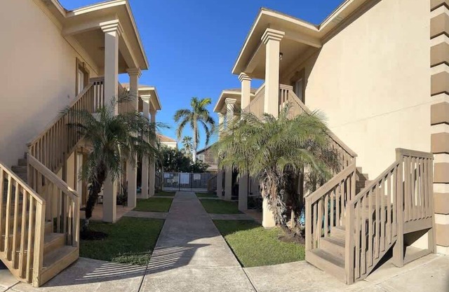 Family Friendly Beach Condo with Pool