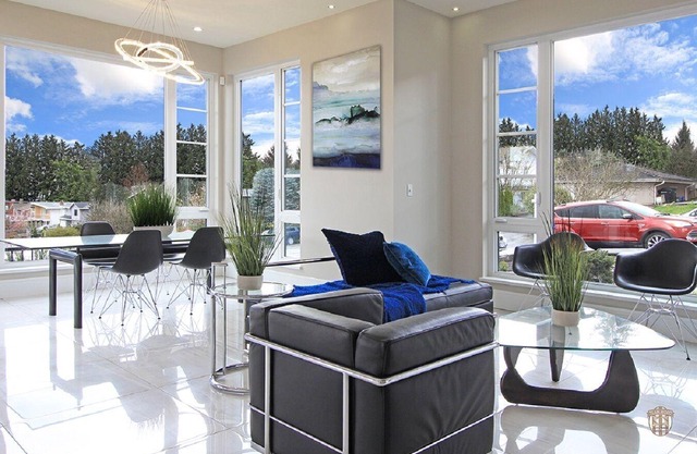 Family Friendly 7 Bed Rooms house The Chateau - ST No. 00177094