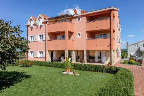 Family-friendly apartments with swimming pool Nevidjane, Pasman - 18054