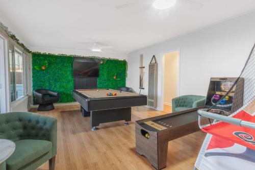 Family-Friendly Bay Views, Game Room, Hot Tub!
