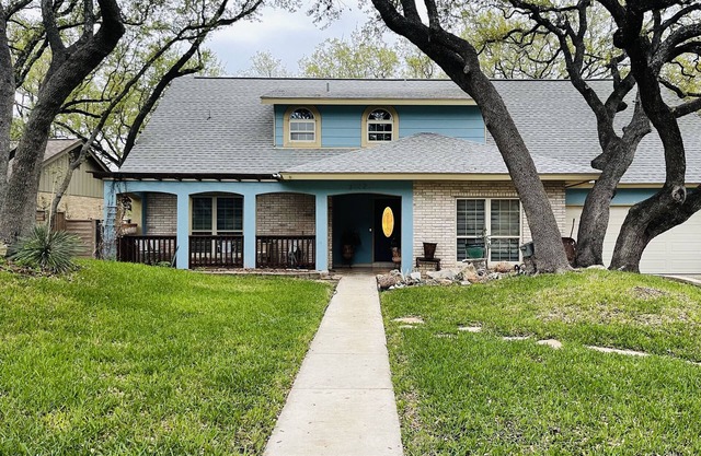 Family Friendly Home in Charter Oaks