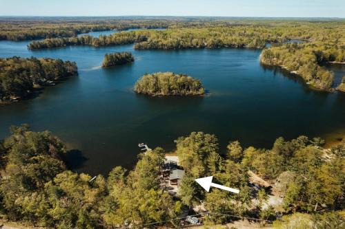 Family Friendly-Pontoon & SUP Rentals-Sandy Beach!