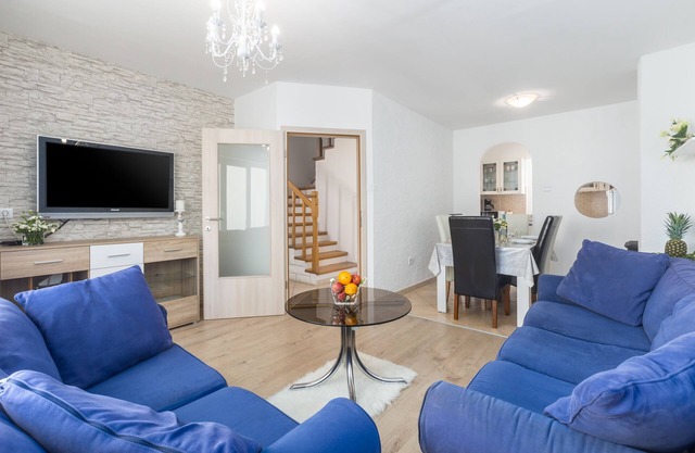 Family-friendly, quiet location, near the beach, barbecue in the garden,