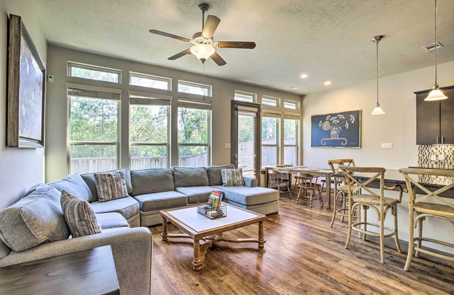 Family-Friendly Spring Townhouse w/Backyard!