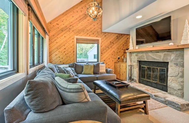 Family-Friendly Stratton Gem Close to Slopes!