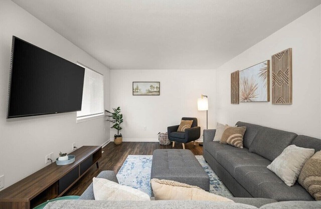 Family Friendly Haven I Renovated & Spacious
