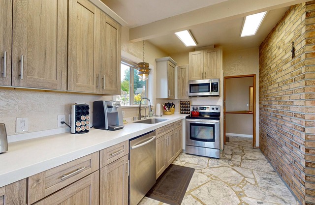 Family-friendly waterview home with firepit, enclosed yard, and W/D