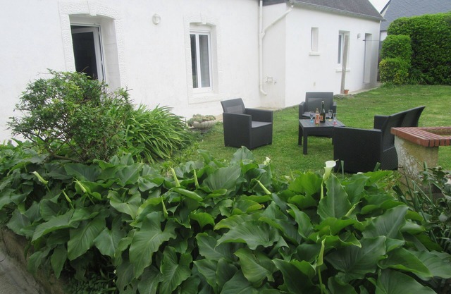 Family home 300 m from the sea with enclosed garden, rated 3 stars.