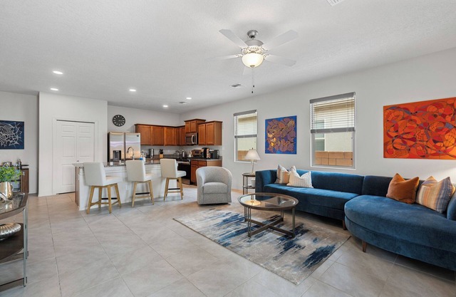 Family Home w/AC, Backyard, BBQ, Near Meow Wolf