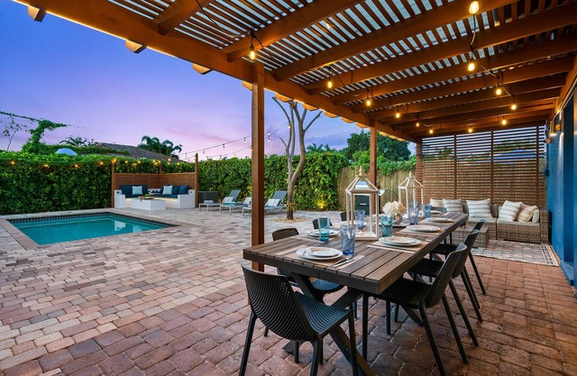 Family Home w/Htd POOL great location! - AQUA.life