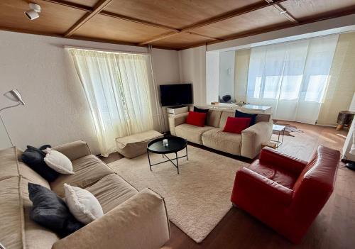 Family Laax Apt Lakeside Mountain Views