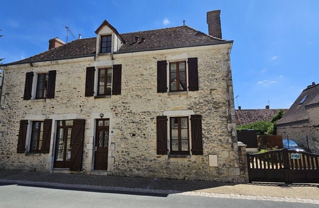 Family or friends getaway in Lureuil – 5 bedrooms – terrace – air condition