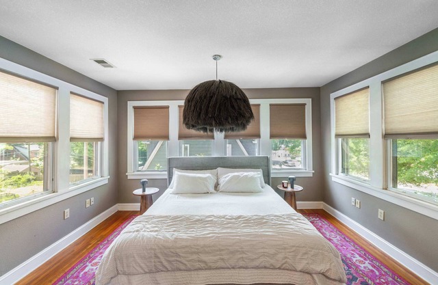 Family-Perfect 4BR - Walk to FUSE, Playground